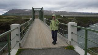 Brücke über den Fluß am Godefoss