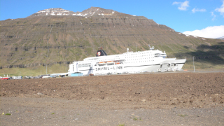 Die Norröna, angekommen auf Island