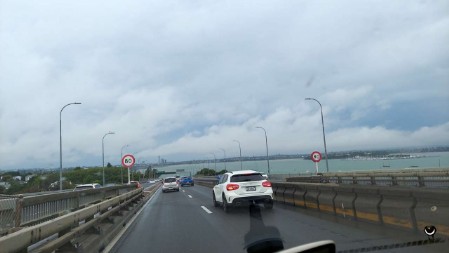 Wir überquerten die Harbour Brigde im dichten Verkehr.