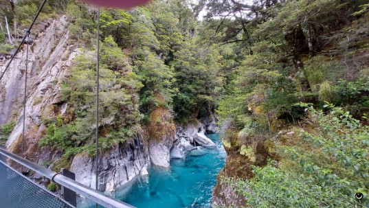 Die Blue Pools des Makarora River.