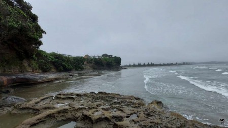 Es nieselte bei unserer Ankunft in Red Beach.