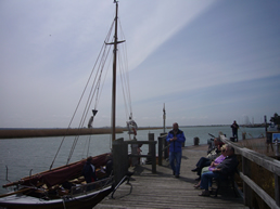 Zeesenboot am Hafen